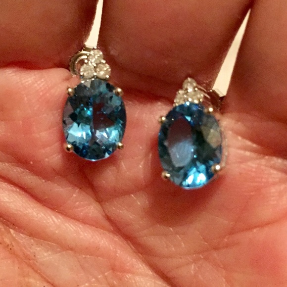 Gorgeous 14kt gold blue topaz diamond earrings - Picture 2 of 4